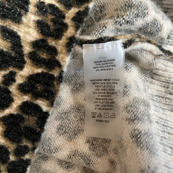 Vince Camuto leopard print sweater - Picture 4 of 6